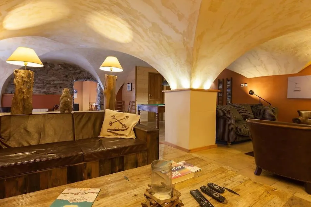 Chalet,14 P, 230M2,Sauna,Billard,Source Villard-Reculas 0*,
